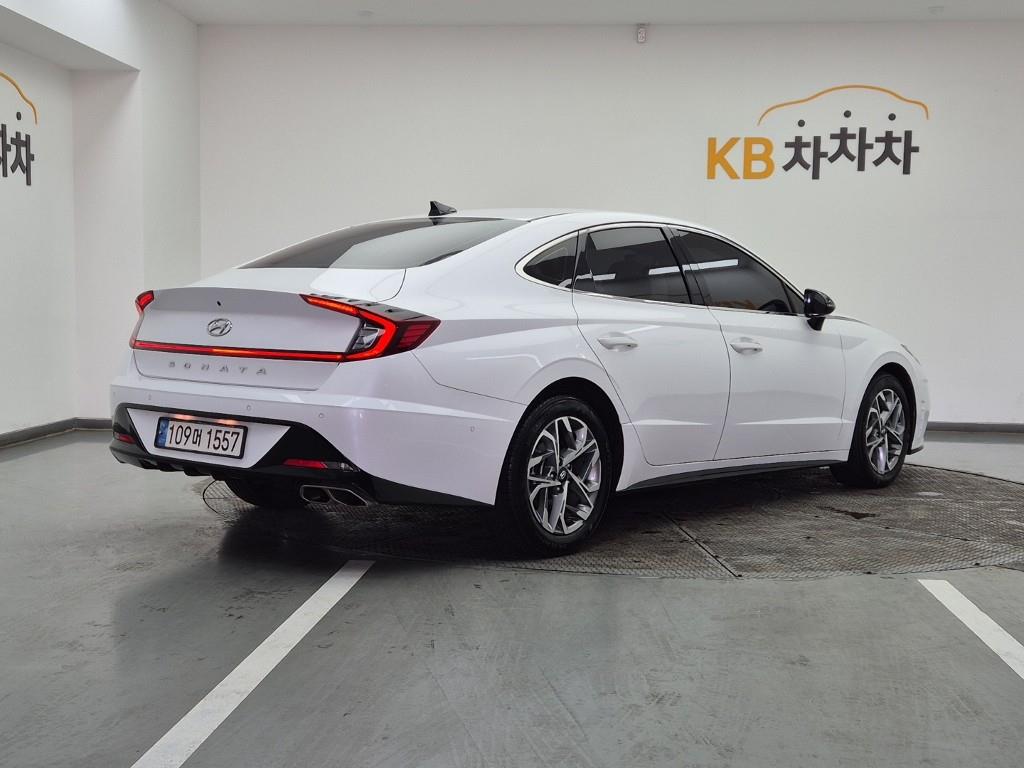 HYUNDAI Sonata - Vista 4