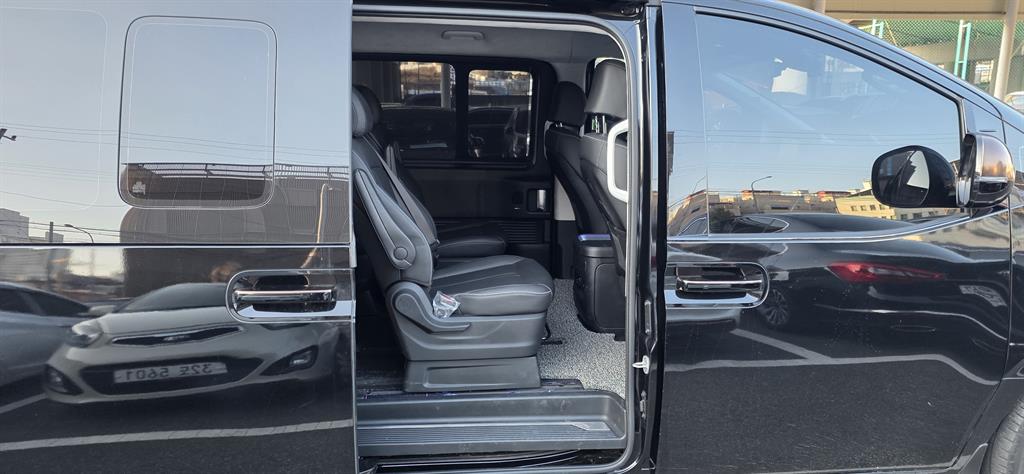 HYUNDAI Staria - Vista 12