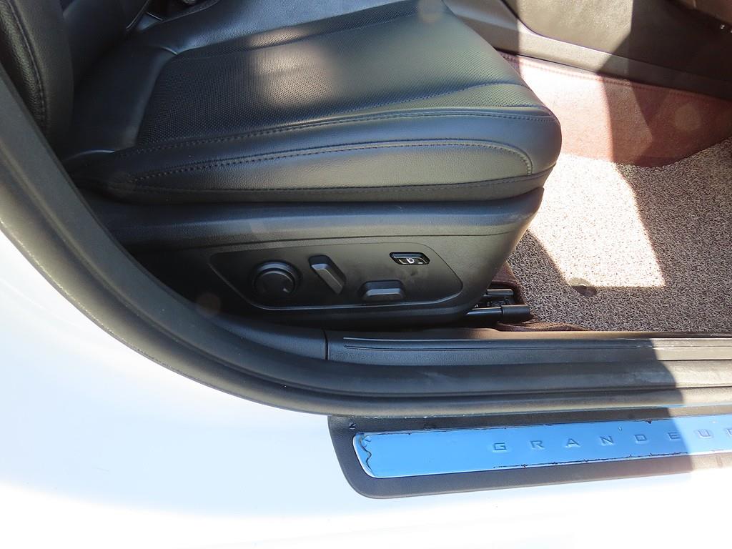 HYUNDAI Grandeur 2024 Blanco - Importación desde Corea - HF Imports Iquique - Foto 16