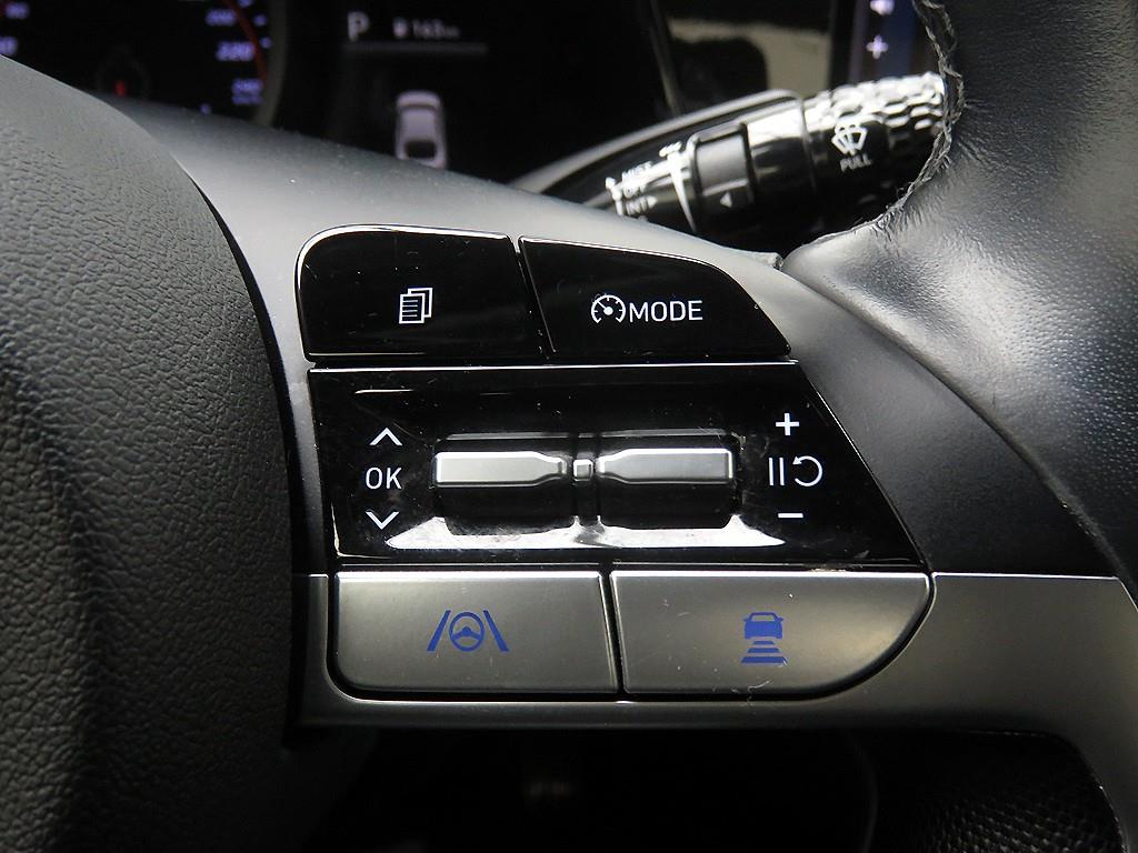 HYUNDAI Avante - Vista 12