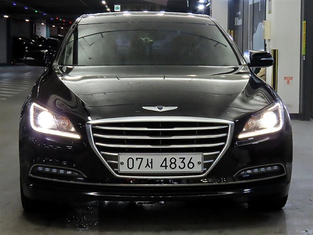 HYUNDAI Genesis - Vista 2