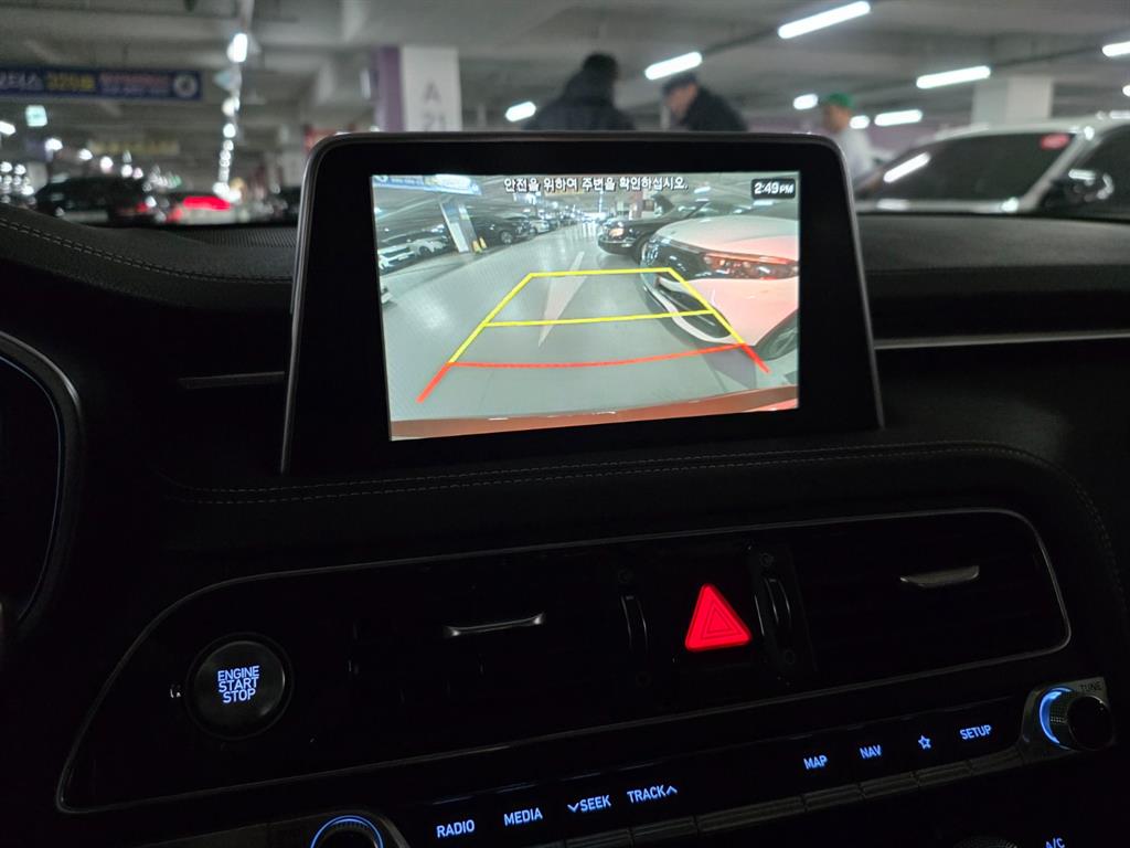 Genesis G70 - Vista 12