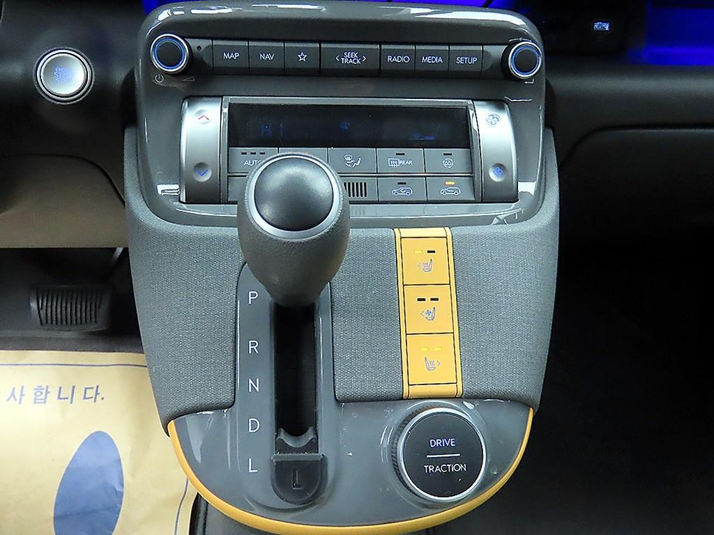 HYUNDAI Casper - Vista 10