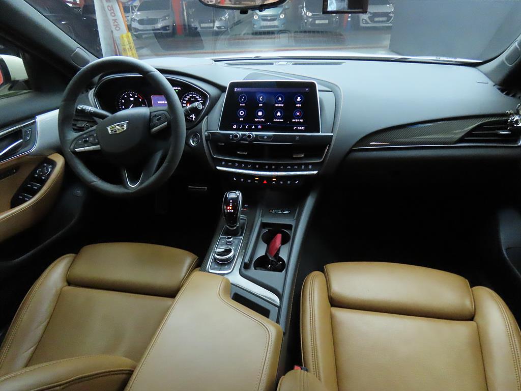 Cadillac CT5 - Vista 5