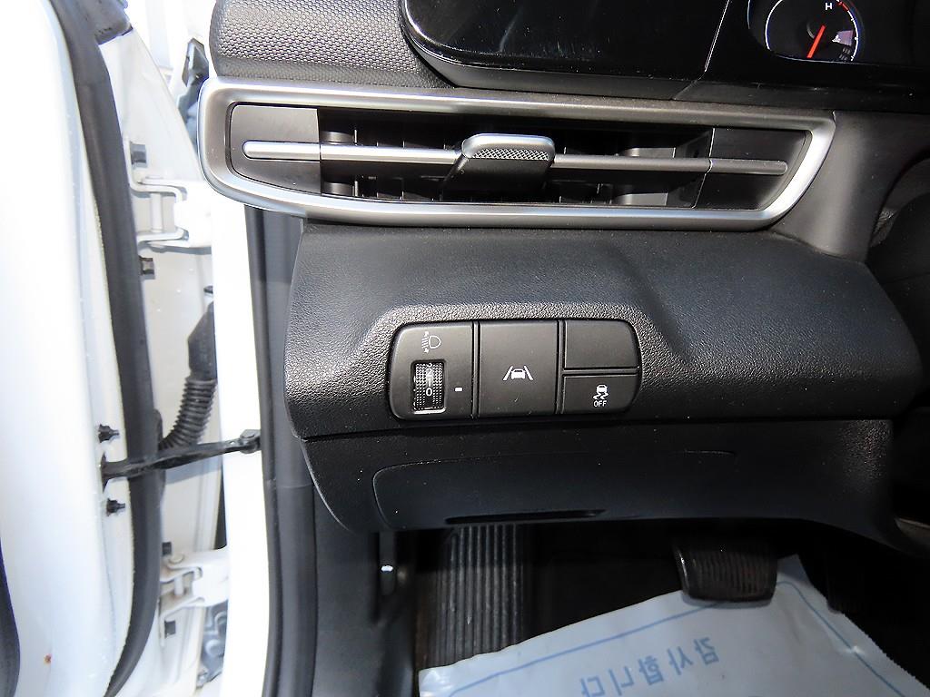 HYUNDAI Avante - Vista 12