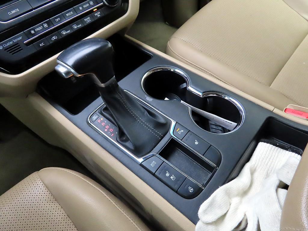 KIA Carnival - Vista 11