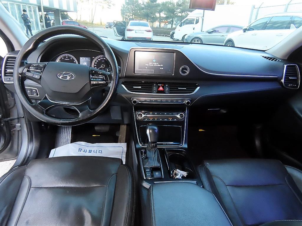 HYUNDAI Grandeur - Vista 7