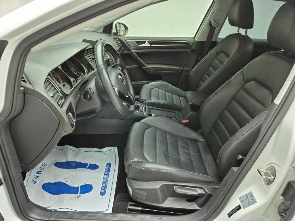 Volkswagen Golf - Vista 11