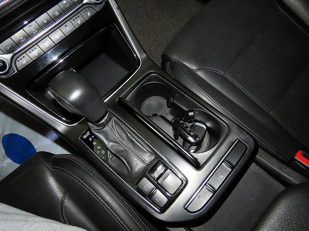 HYUNDAI Grandeur - Vista 12