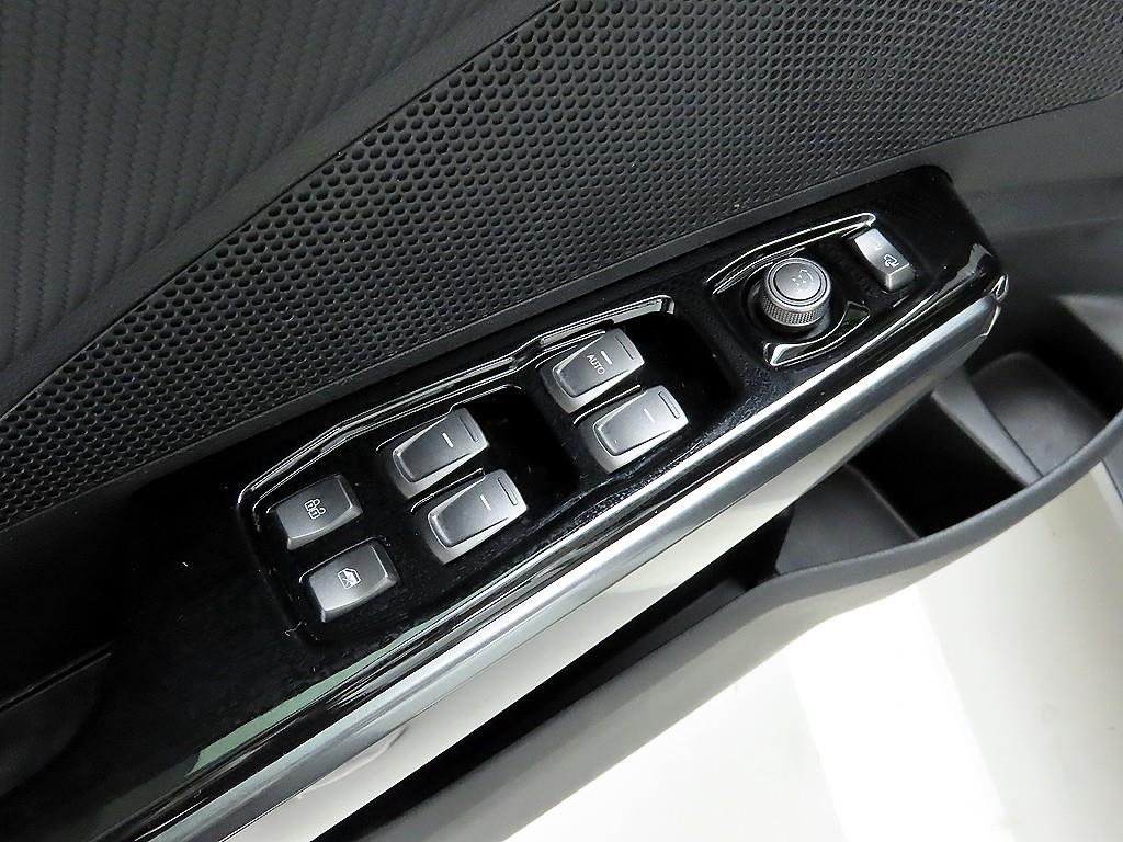 Ssangyong Tivoli - Vista 12