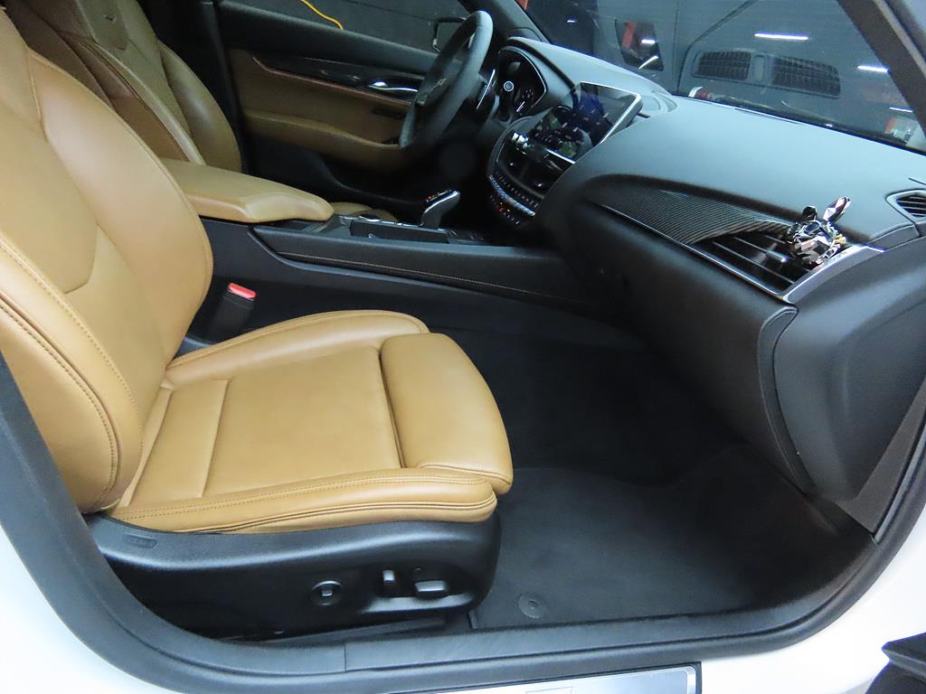 Cadillac CT5 - Vista 8