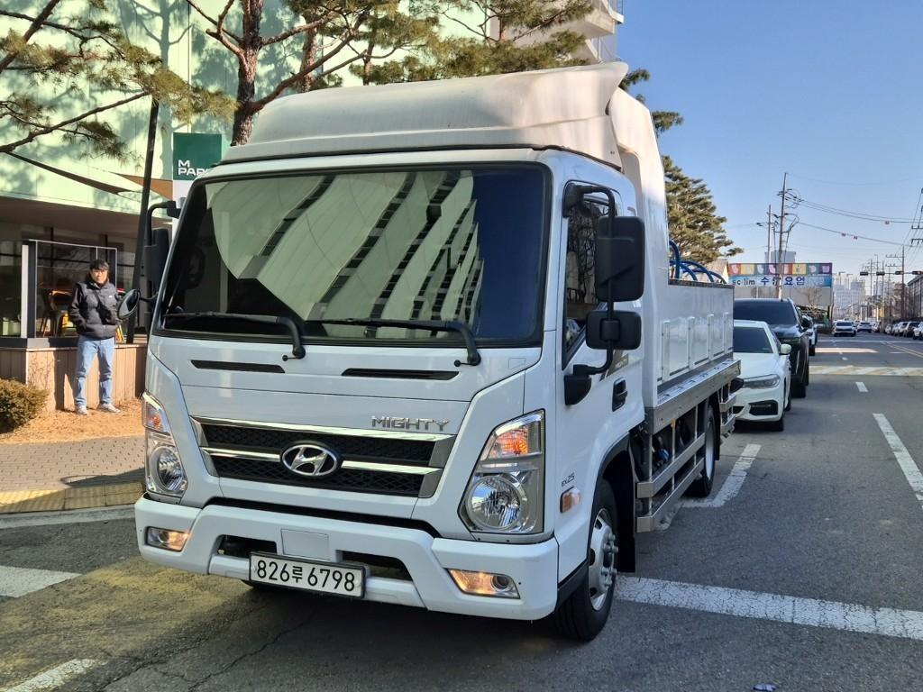 medium and large cargo Live Fish Car 2023 Blanco - Importación desde Corea - HF Imports Iquique - Foto 1