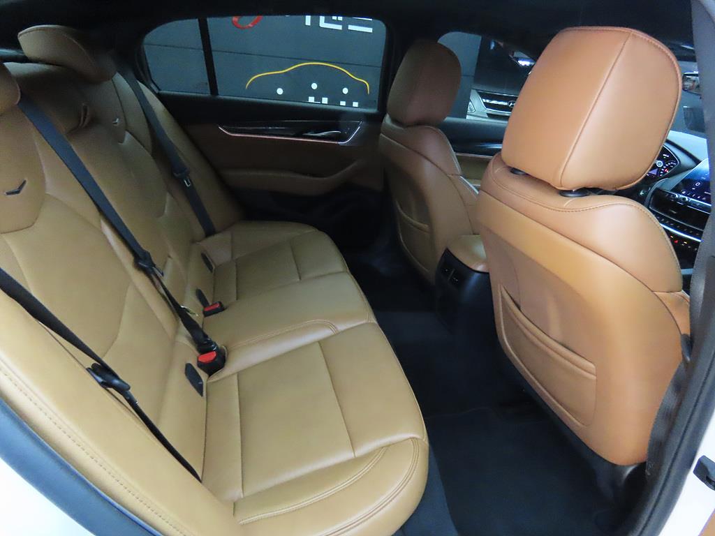 Cadillac CT5 - Vista 7