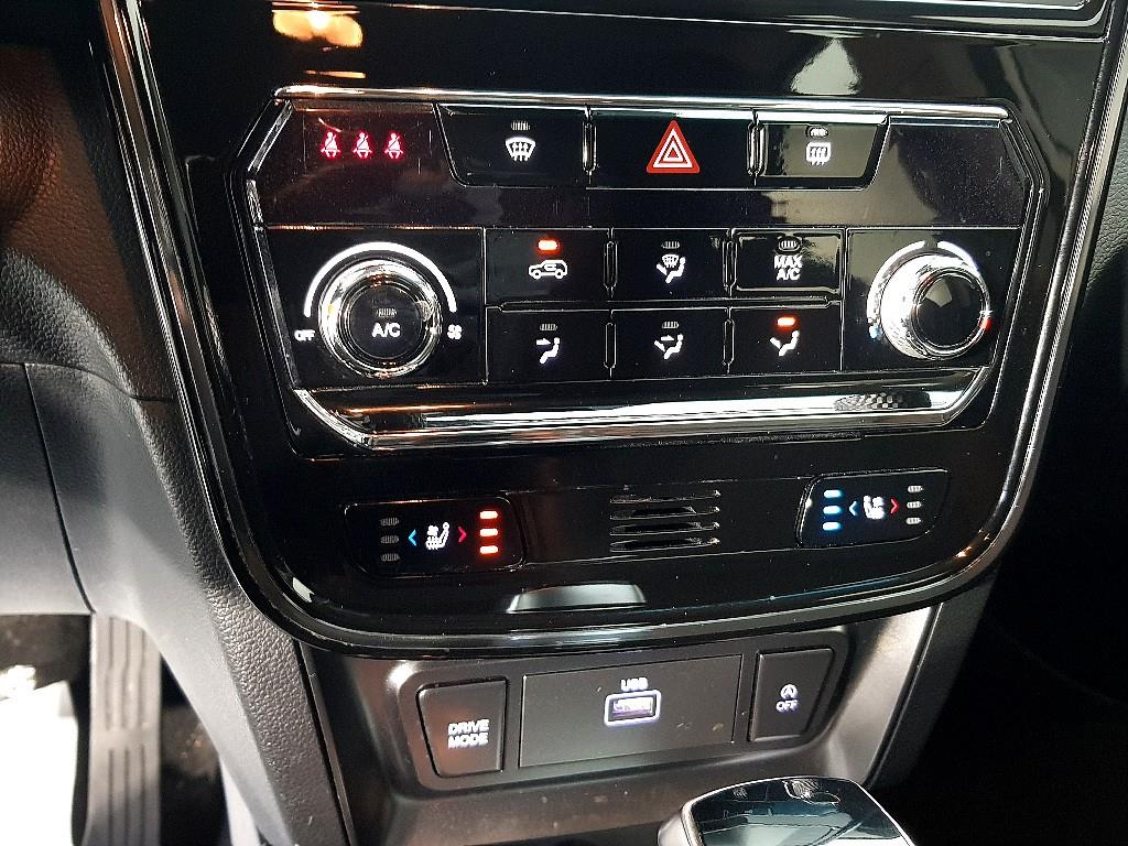 Ssangyong Tivoli - Vista 12