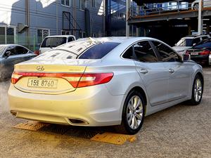 HYUNDAI Grandeur - Vista 8