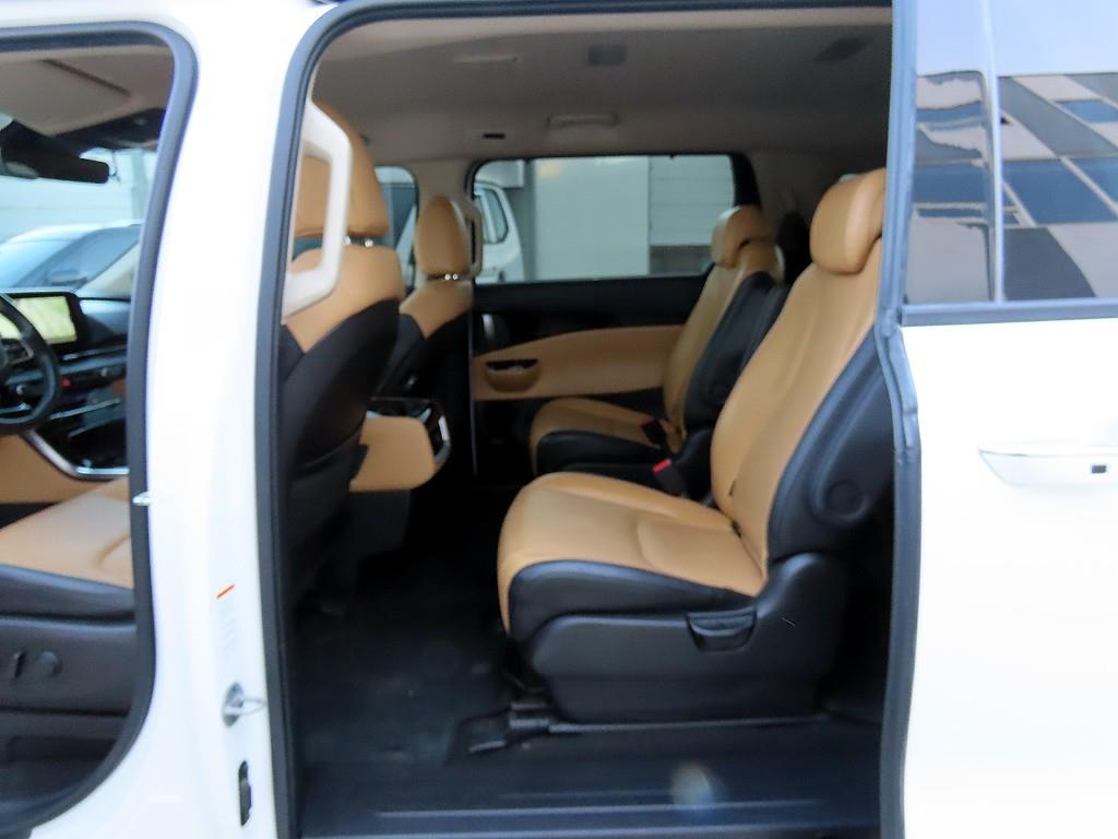 KIA Carnival - Vista 6