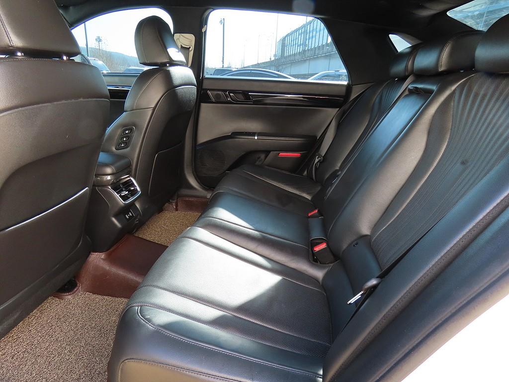 HYUNDAI Grandeur - Vista 7