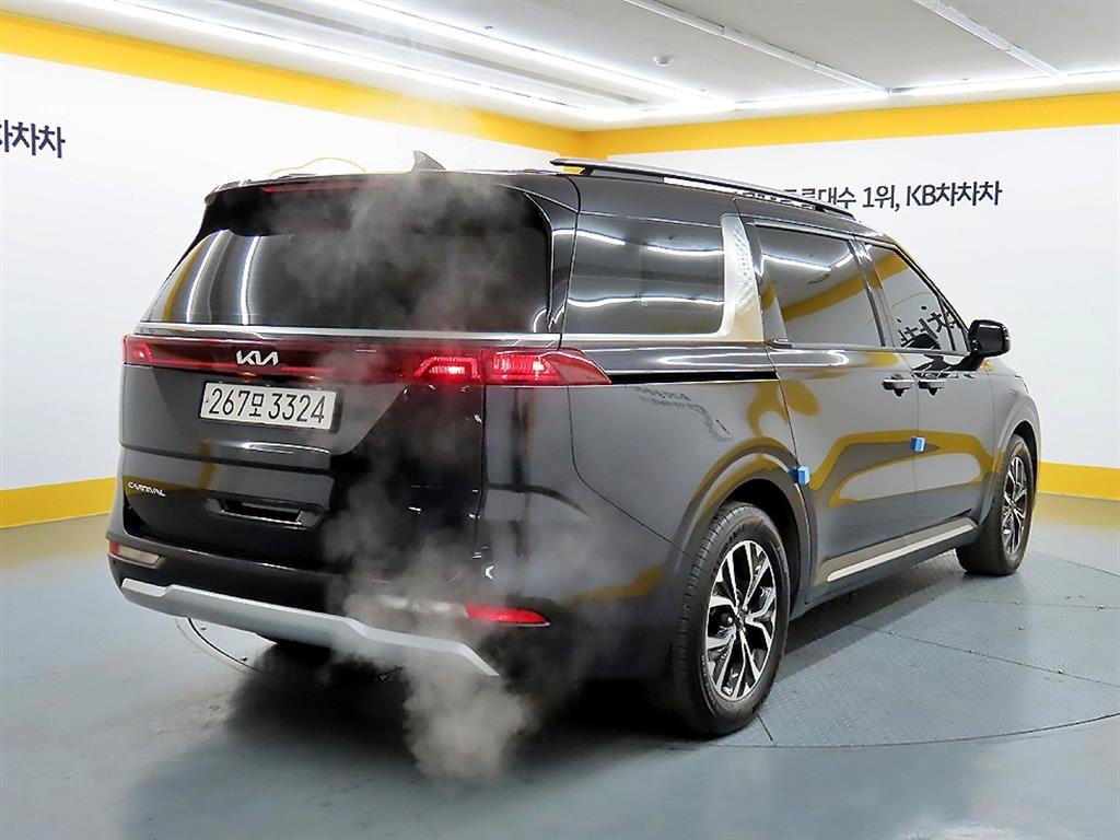 KIA Carnival - Vista 4