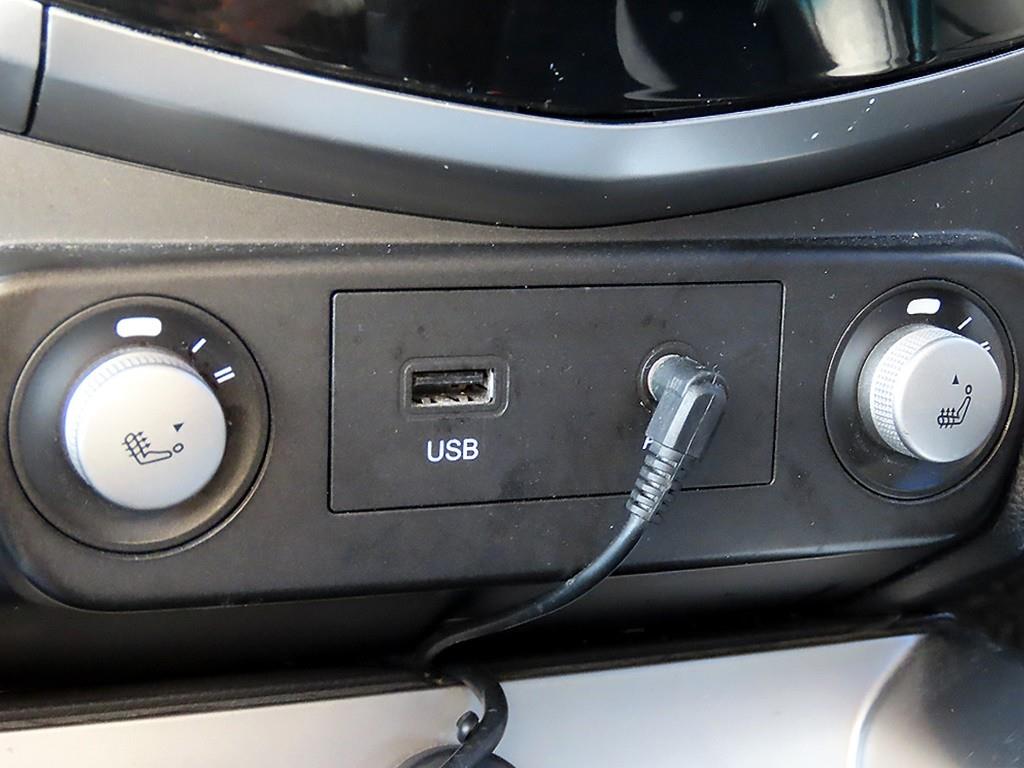 Ssangyong Tivoli 2016 Plateado - Importación desde Corea - HF Imports Iquique - Foto 13