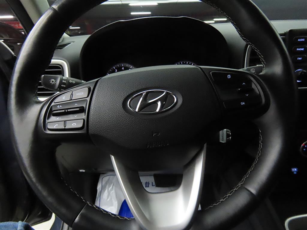 HYUNDAI Venue - Vista 8