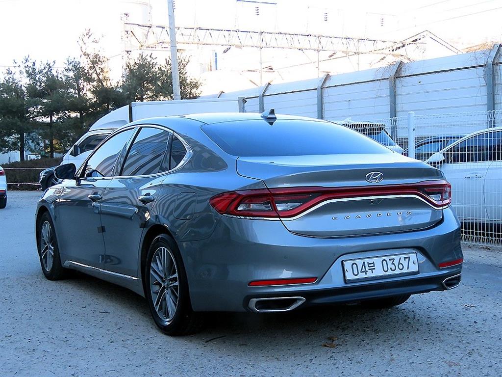 HYUNDAI Grandeur - Vista 3
