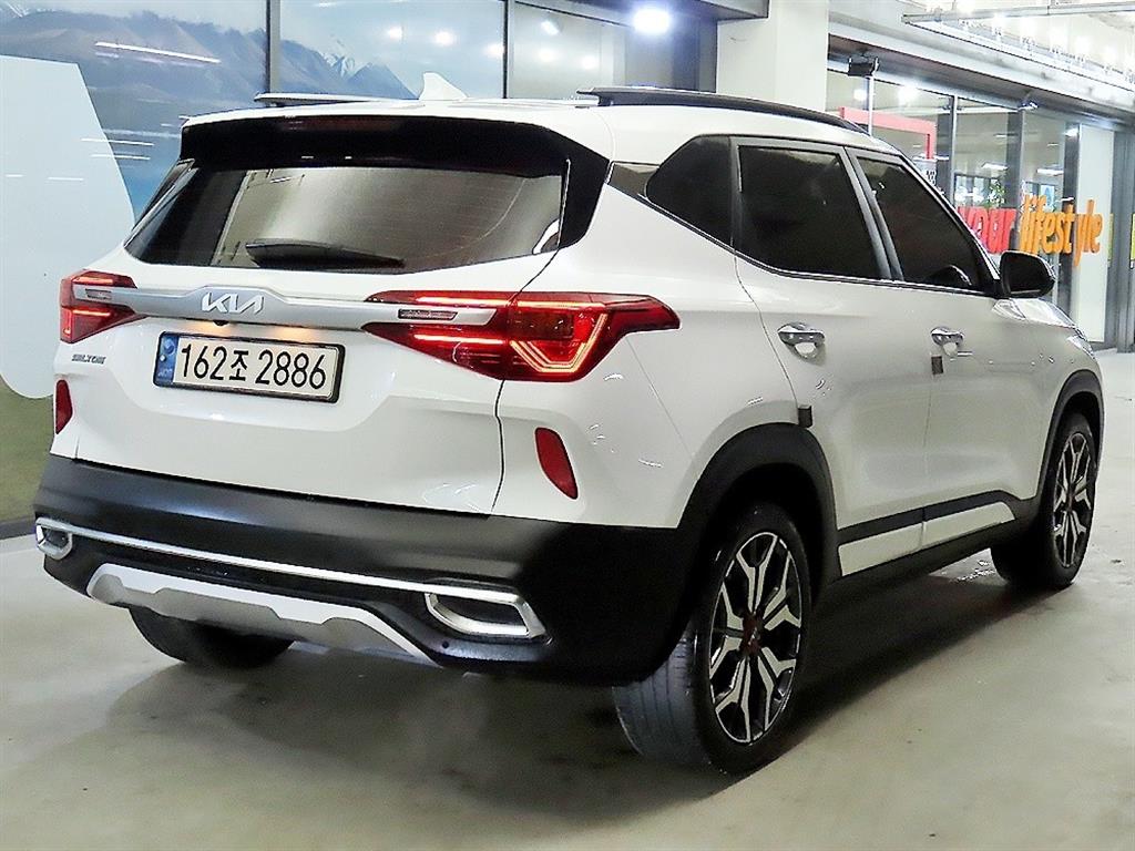 KIA Seltos - Vista 4