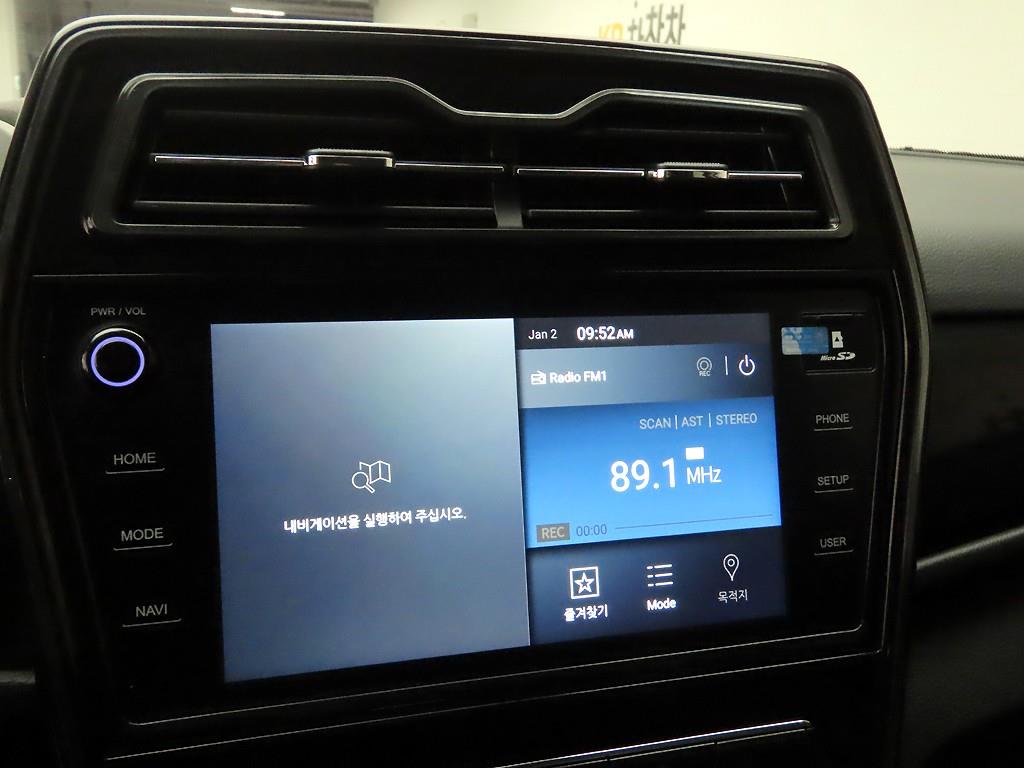 Ssangyong Tivoli - Vista 9