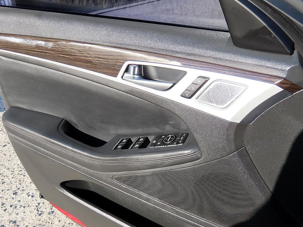 Genesis G80 - Vista 12