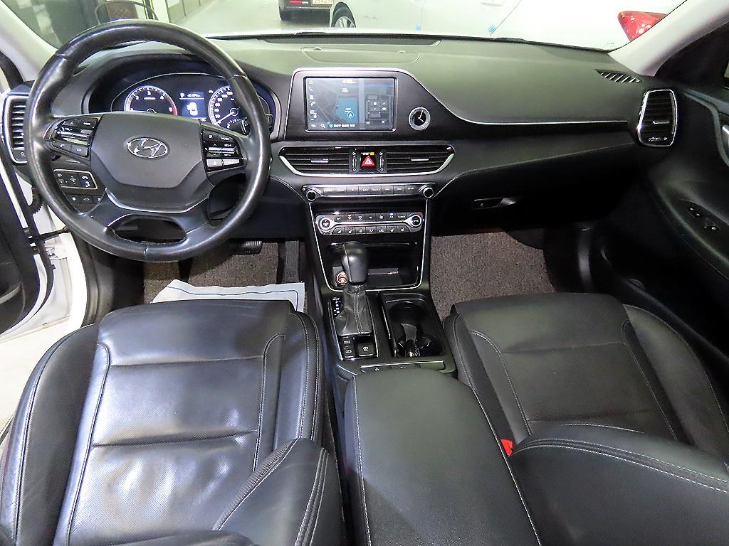 HYUNDAI Grandeur - Vista 10