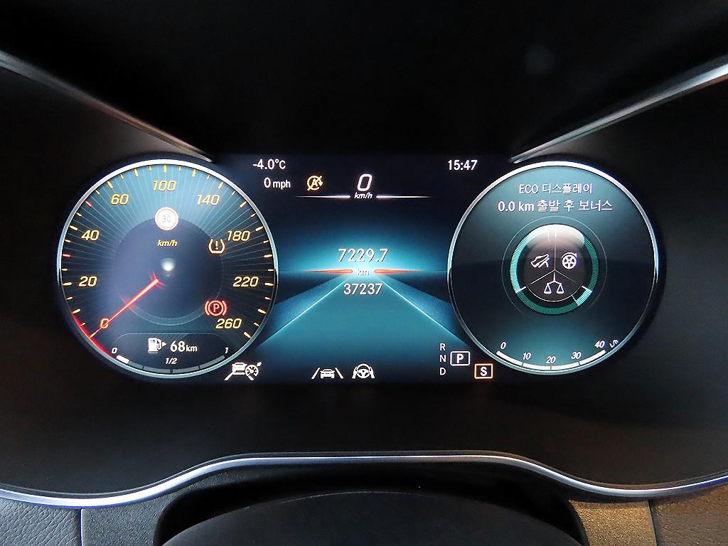 Mercedes Benz GLC Class - Vista 9