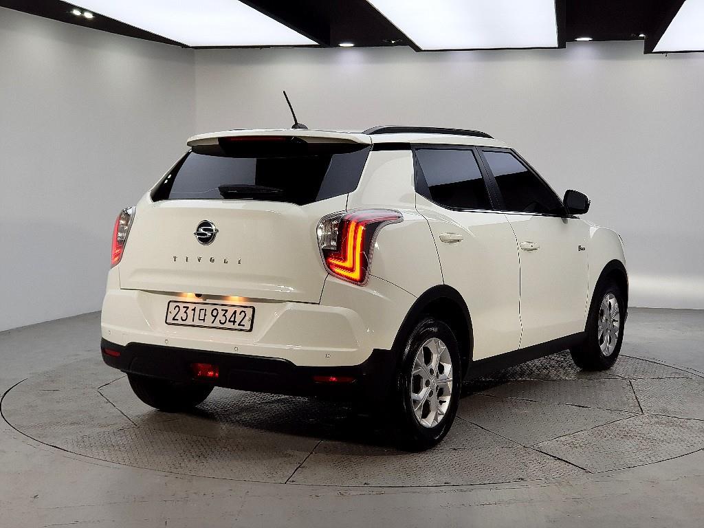 Ssangyong Tivoli - Vista 4