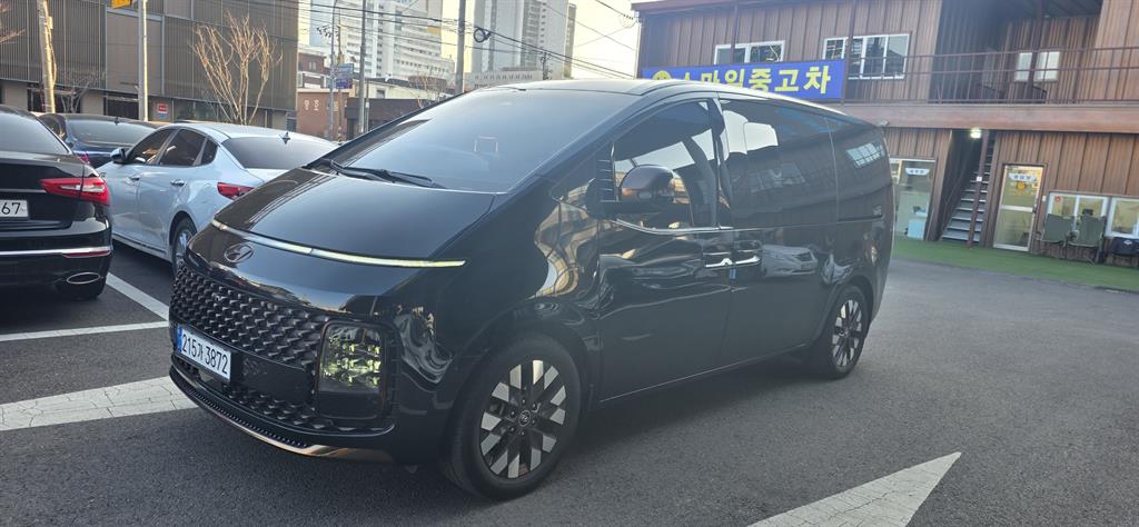 HYUNDAI Staria - Vista 2