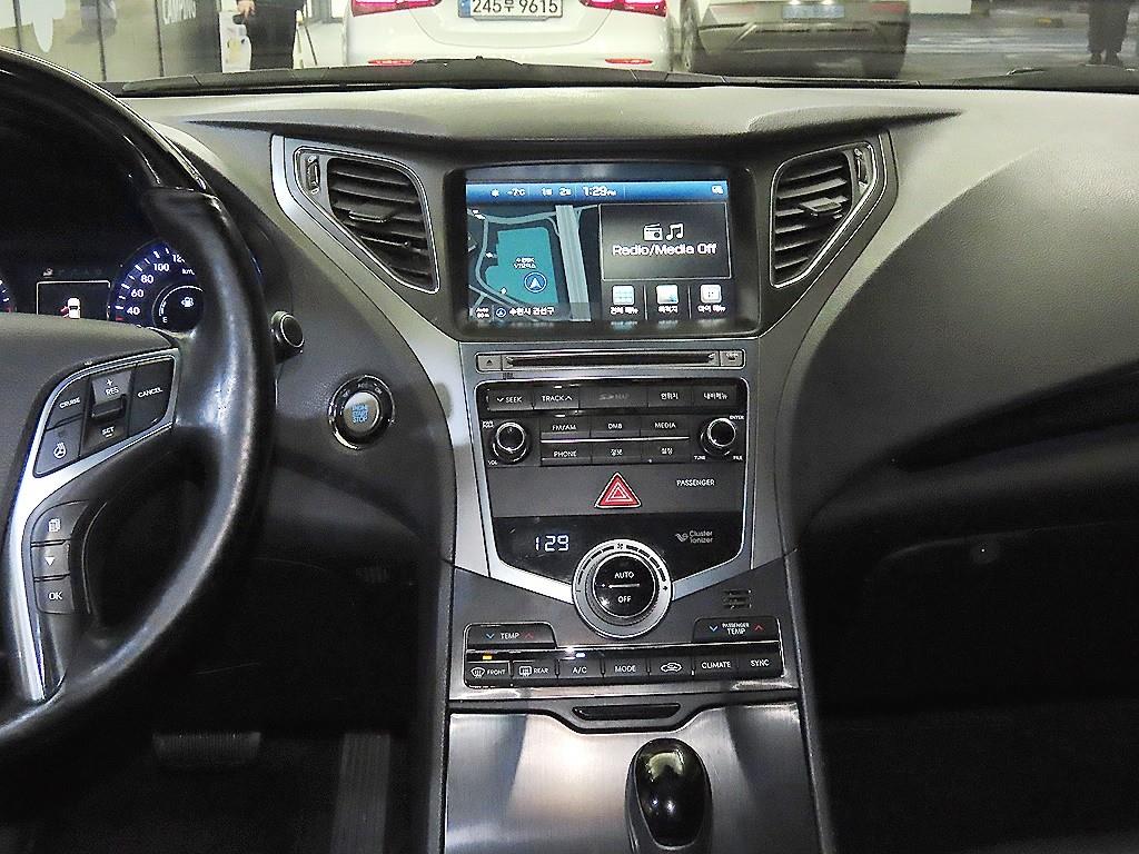 HYUNDAI Grandeur - Vista 11