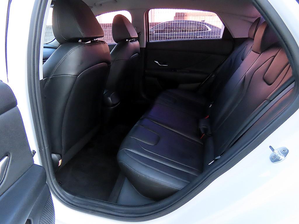 HYUNDAI Avante - Vista 6