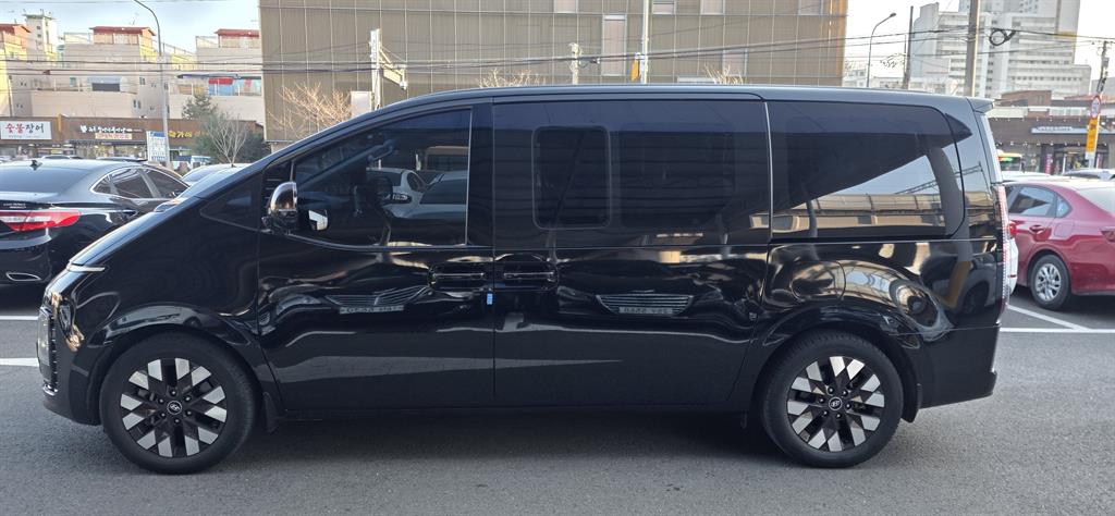 HYUNDAI Staria - Vista 3