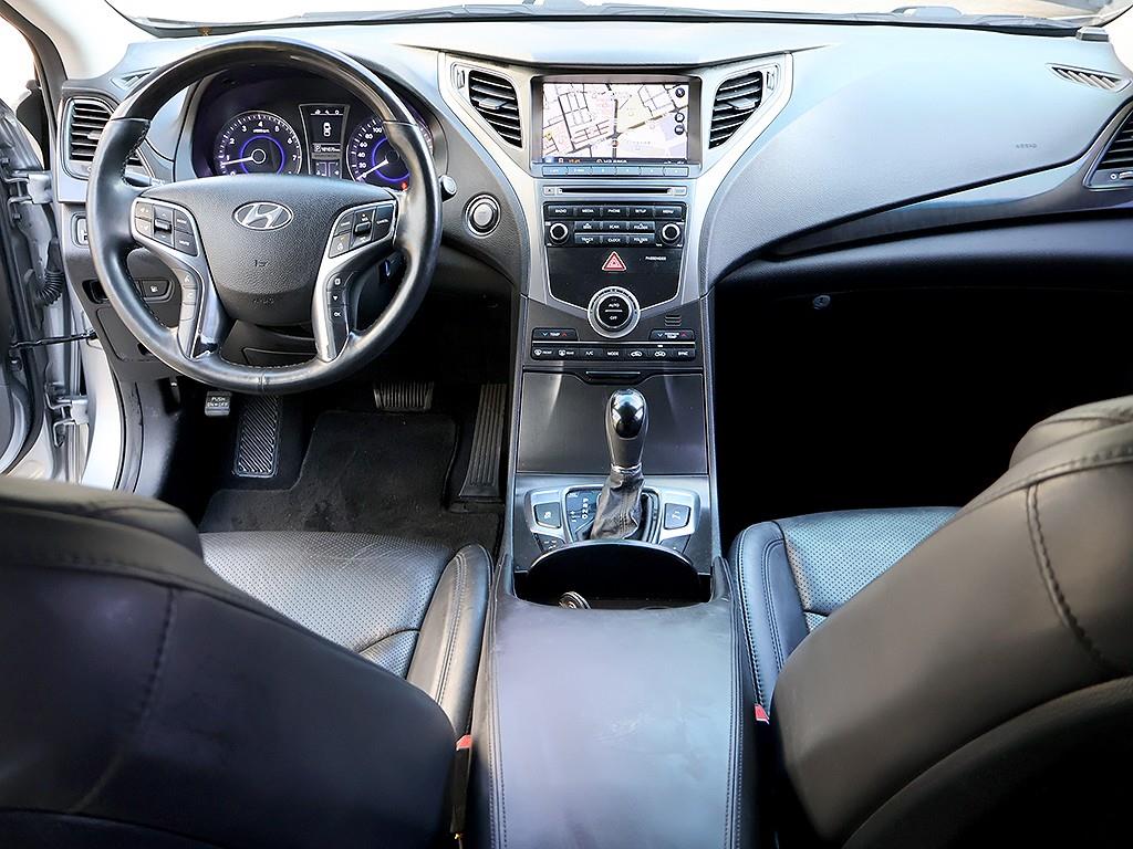 HYUNDAI Grandeur - Vista 9