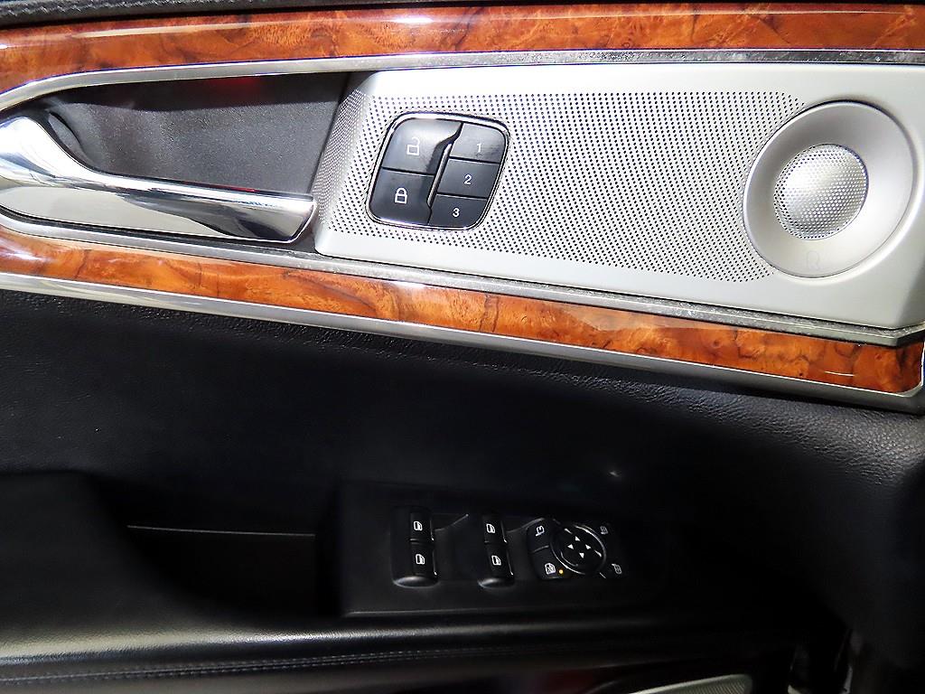 Lincoln MKX - Vista 12