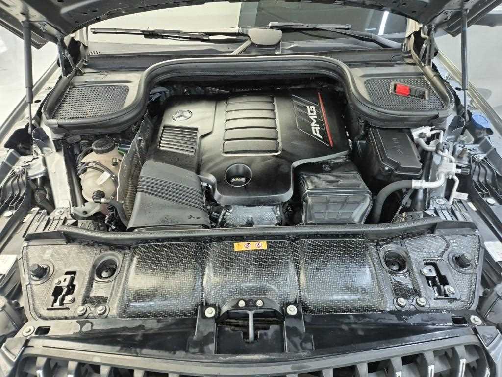 Mercedes Benz GLE Class - Vista 5