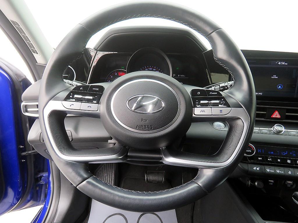 HYUNDAI Avante - Vista 11