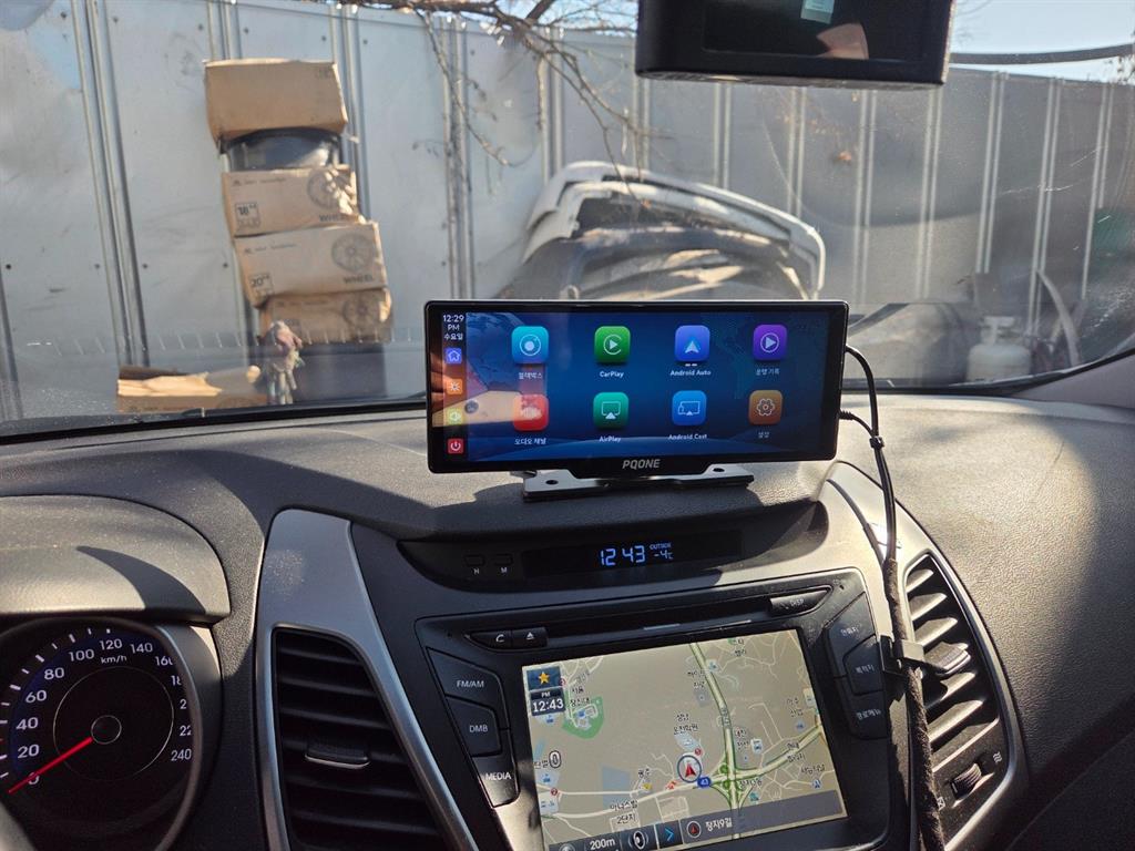 HYUNDAI Avante - Vista 9