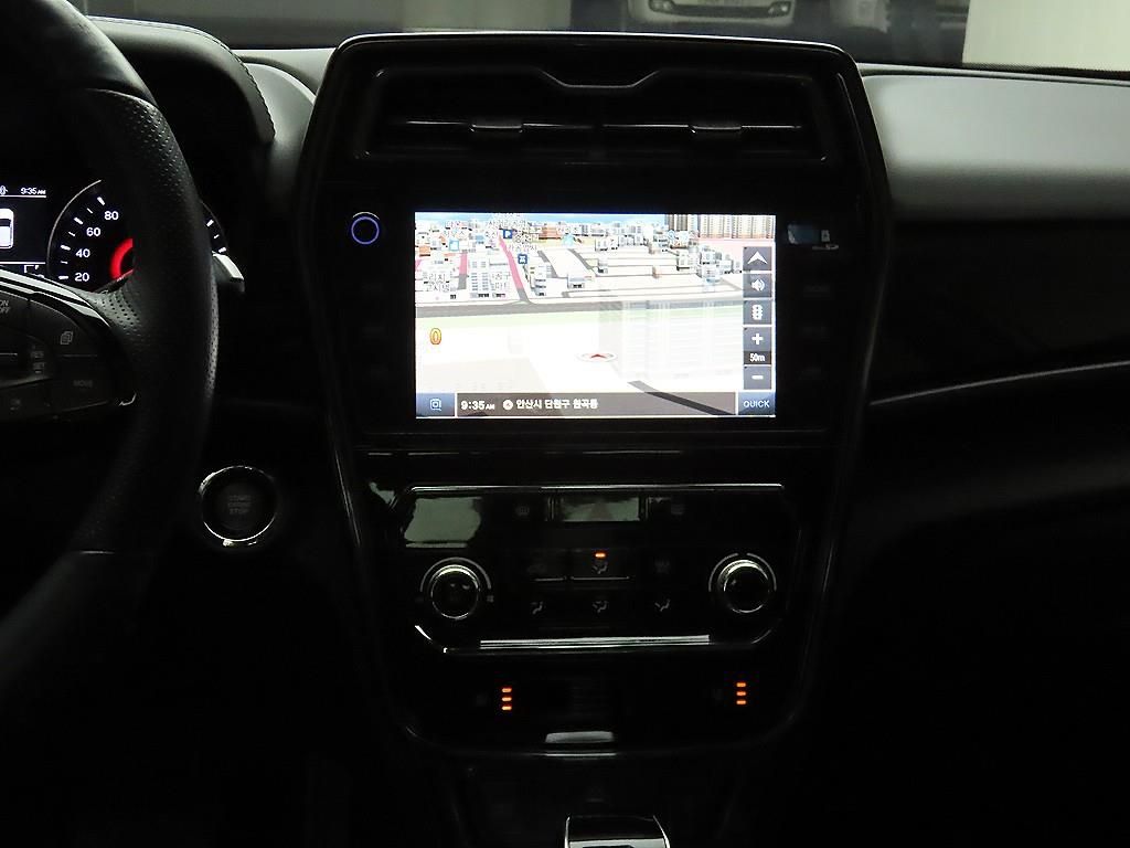 Ssangyong Tivoli - Vista 9