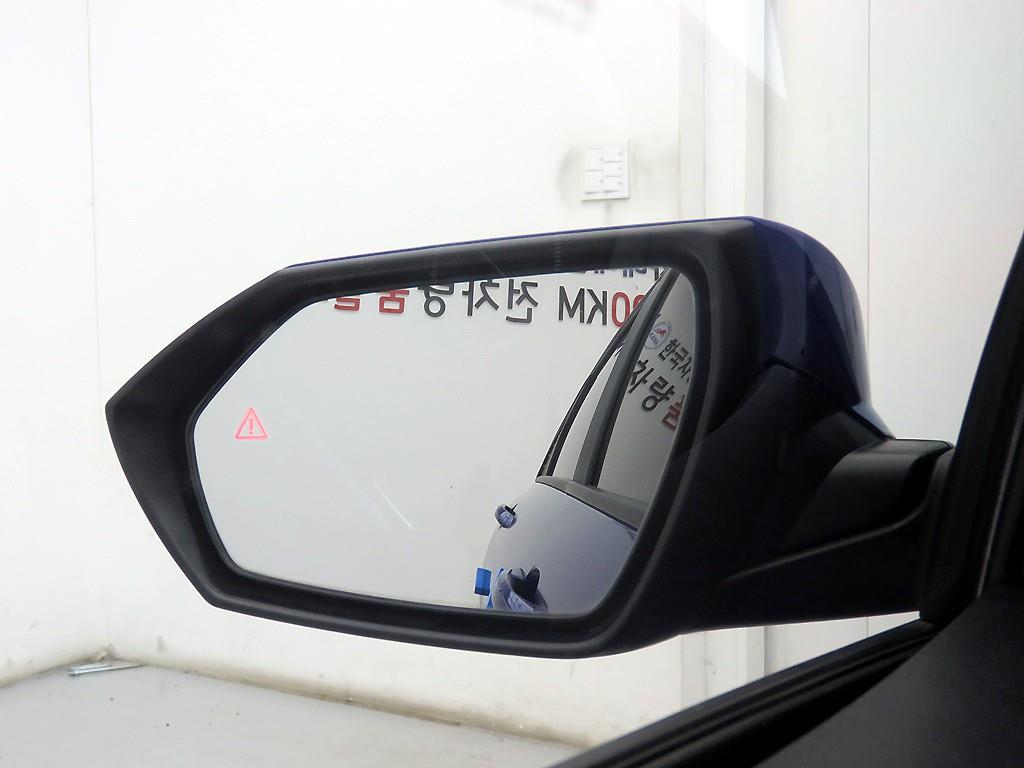 HYUNDAI Avante - Vista 5