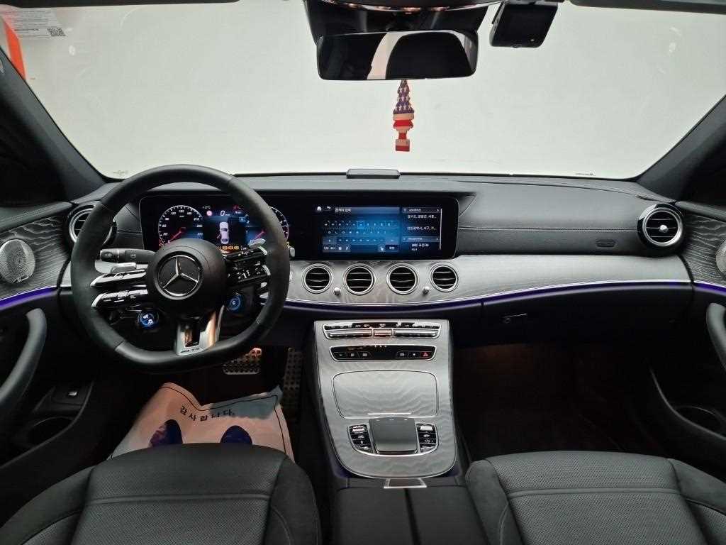 Mercedes Benz E class - Vista 7