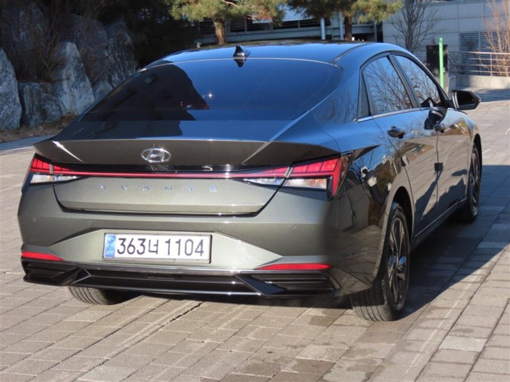 HYUNDAI Avante - Vista 5