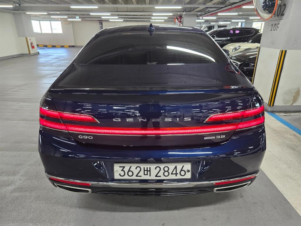 Genesis G90 - Vista 4