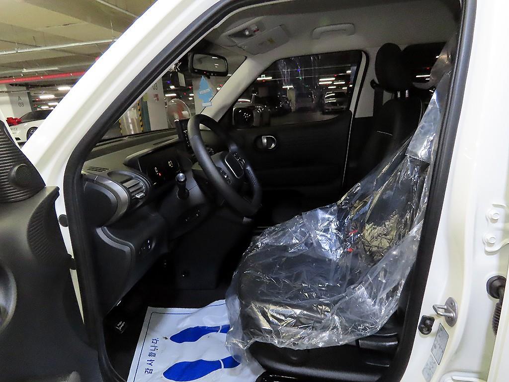 HYUNDAI Casper - Vista 6