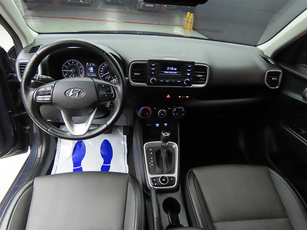 HYUNDAI Venue - Vista 7