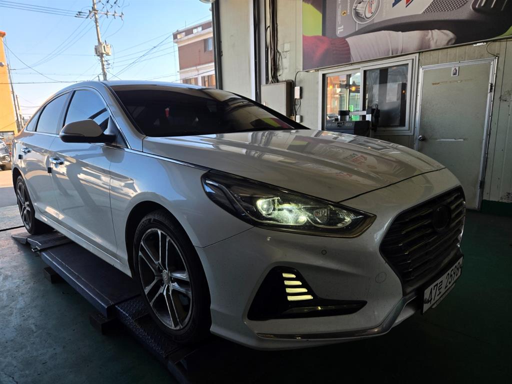 HYUNDAI Sonata - Vista 2