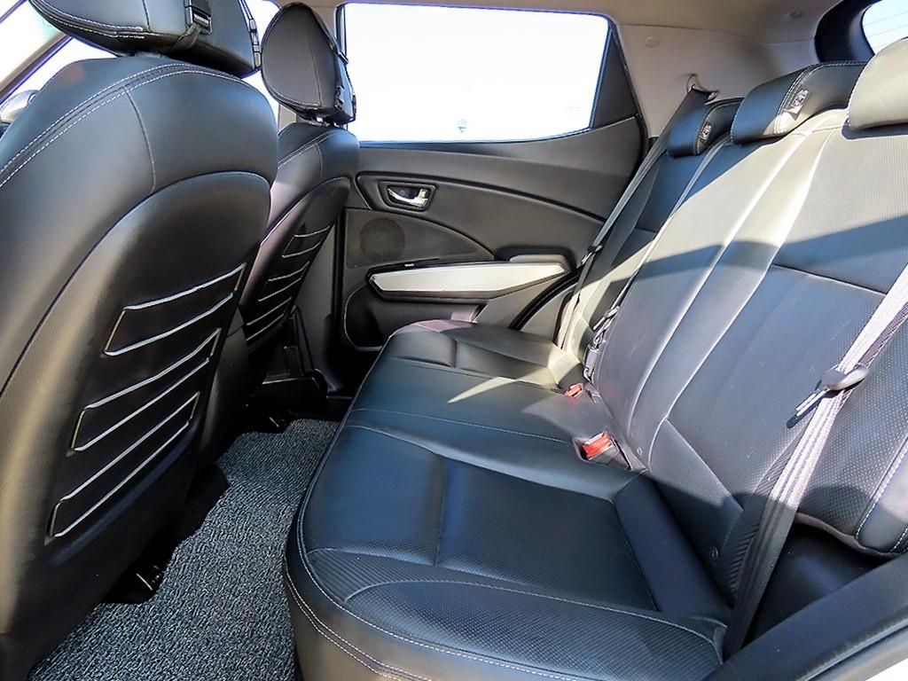 Ssangyong Tivoli - Vista 6