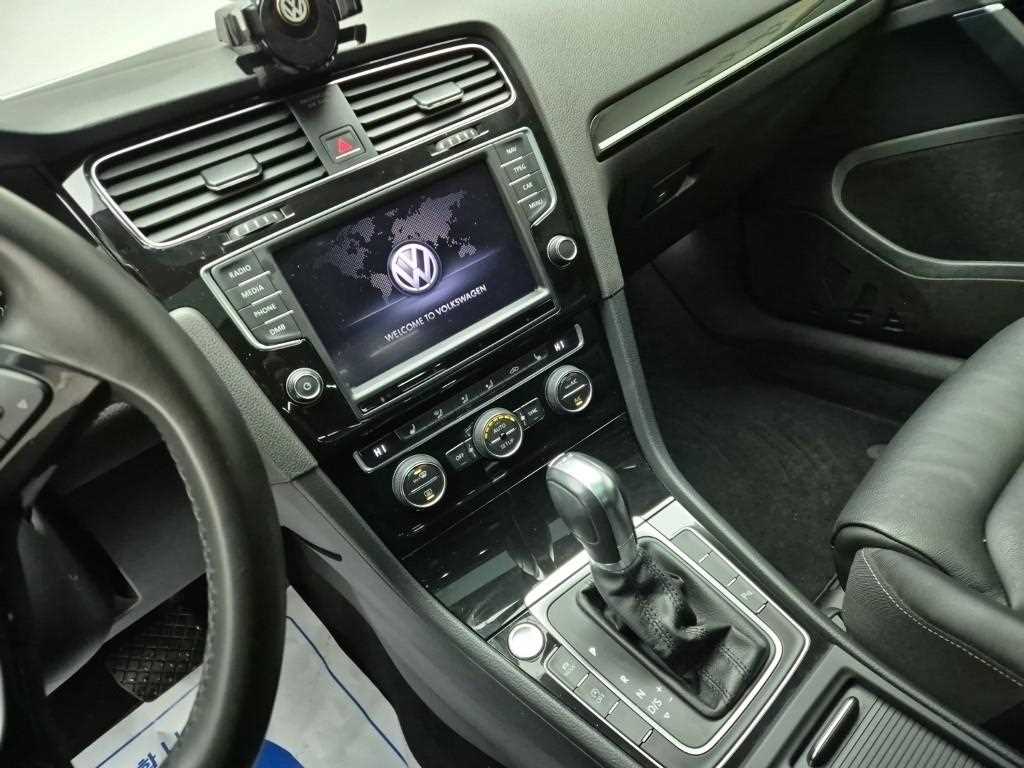 Volkswagen Golf - Vista 10